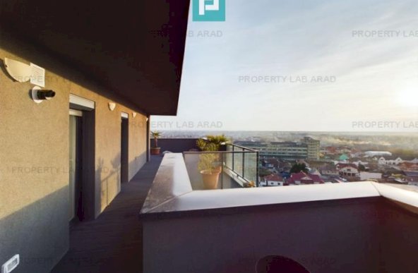 Penthouse deluxe cu terasă  în Adora Park
