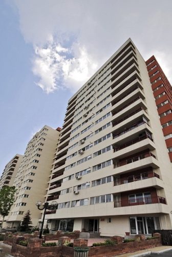 Schimbare de strategie: De la apartamente spatioase la case cu preturi de 15.000 de euro