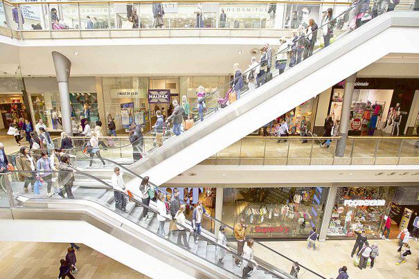 Statul roman inchiriaza tot mai multe spatii in mall