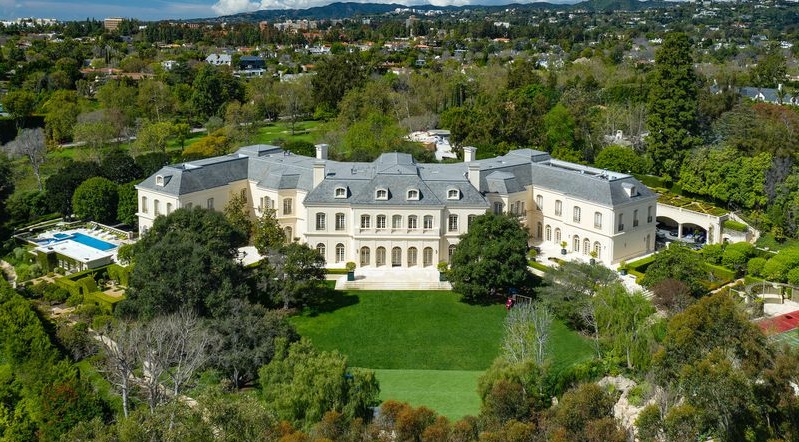 Vanzare record la Hollywood! 120 de milioane de dolari pentru un palat cu 123 de camere
