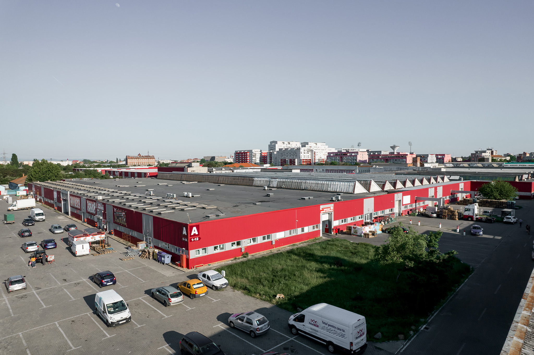 Arad Business Park a fost achiziționat de dezvoltatorul belgian WDP, unul dintre cei mai activi jucători din sectorul spațiilor logistice. Există interes pentru proiecte de proximitate